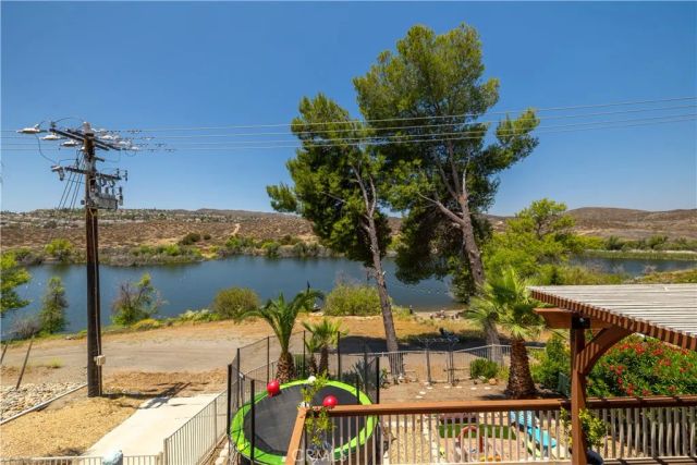 29789 Longhorn Drive, Canyon Lake, CA 92587