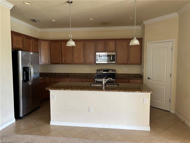 11294 Red Bluff LN, Fort Myers, FL 33912