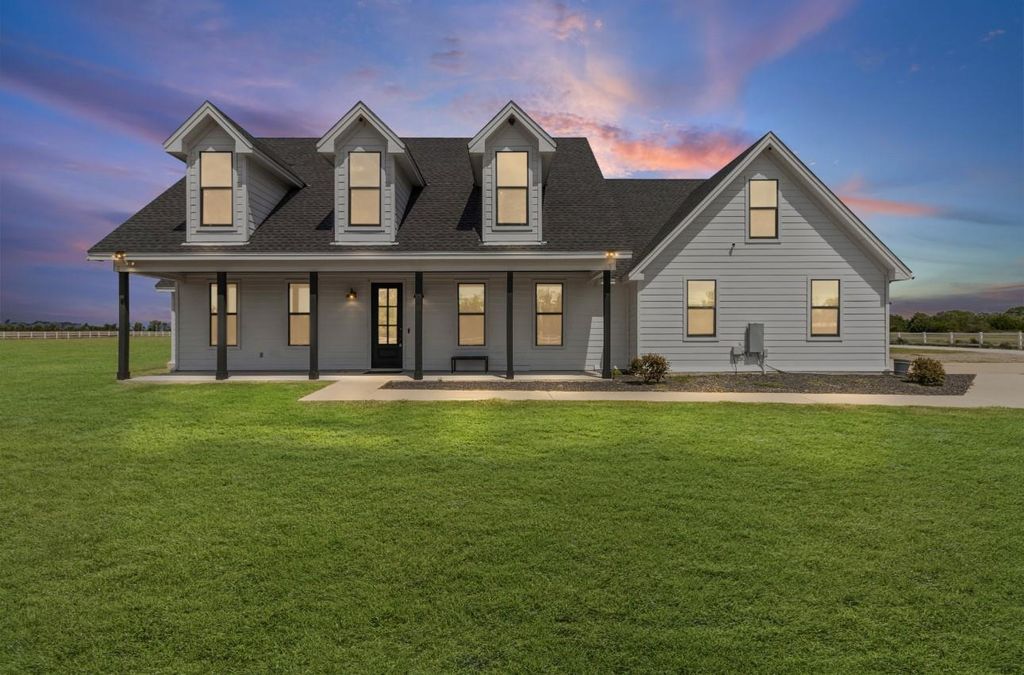 821 Silent Valley RD, Lockhart, TX 78644