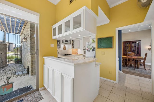 9403 Denbury Way, Houston, TX 77025