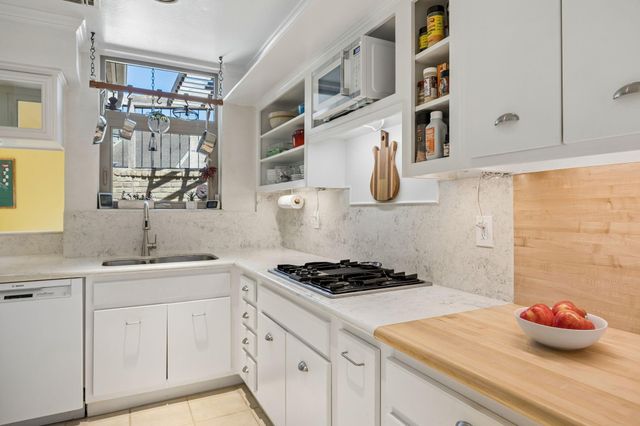 9403 Denbury Way, Houston, TX 77025