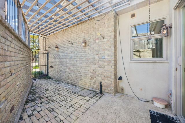 9403 Denbury Way, Houston, TX 77025