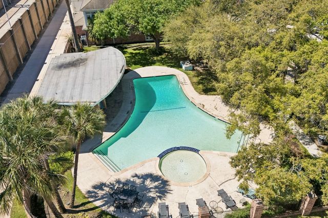 9403 Denbury Way, Houston, TX 77025