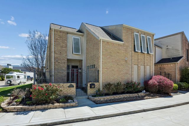 9403 Denbury Way, Houston, TX 77025