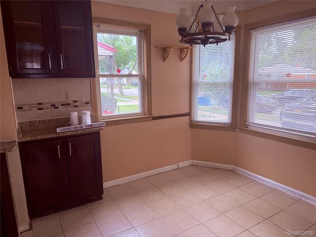 6732 Rockdale Street, Dearborn Heights, MI 48127
