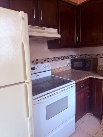 6732 Rockdale Street, Dearborn Heights, MI 48127