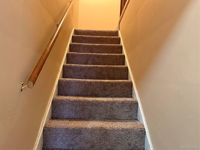 6732 Rockdale Street, Dearborn Heights, MI 48127