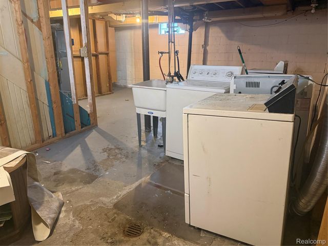 6732 Rockdale Street, Dearborn Heights, MI 48127
