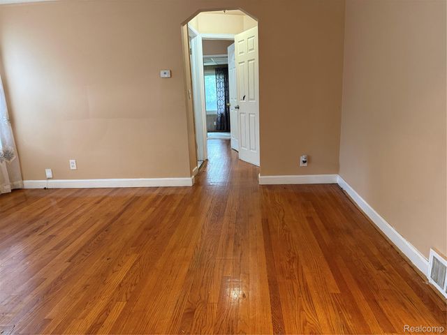 6732 Rockdale Street, Dearborn Heights, MI 48127