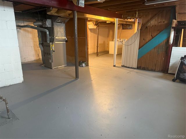 6732 Rockdale Street, Dearborn Heights, MI 48127