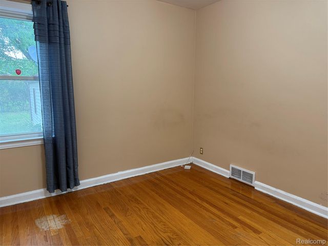 6732 Rockdale Street, Dearborn Heights, MI 48127