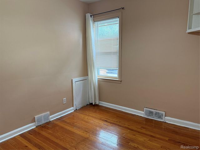 6732 Rockdale Street, Dearborn Heights, MI 48127