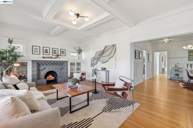 1516 WELLINGTON STREET, Oakland, CA 94602