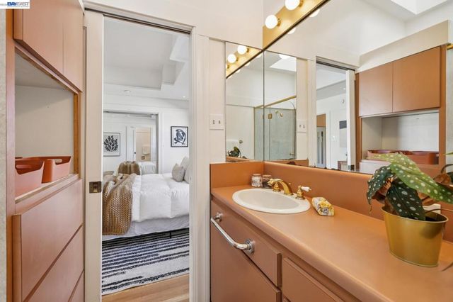 1516 WELLINGTON STREET, Oakland, CA 94602