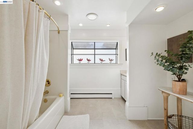 1516 WELLINGTON STREET, Oakland, CA 94602