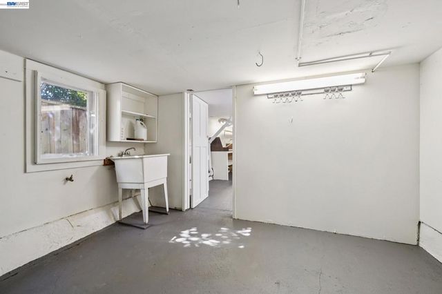 1516 WELLINGTON STREET, Oakland, CA 94602