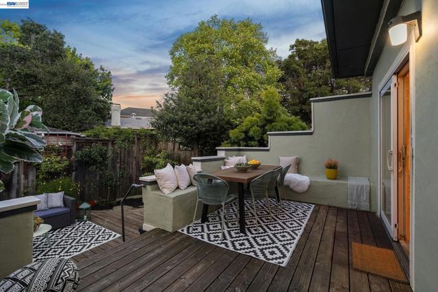 1516 WELLINGTON STREET, Oakland, CA 94602