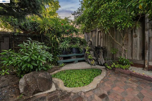 1516 WELLINGTON STREET, Oakland, CA 94602