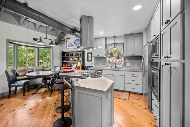 492 Vinson Avenue, Fayetteville, AR 72701