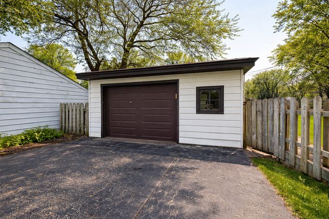 2109 Park Street, Rolling Meadows, IL 60008