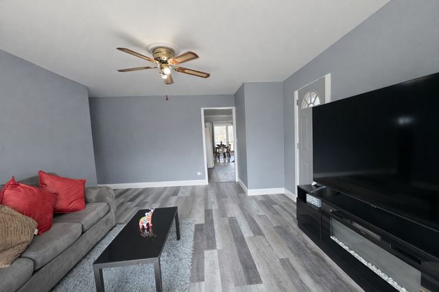 2109 Park Street, Rolling Meadows, IL 60008