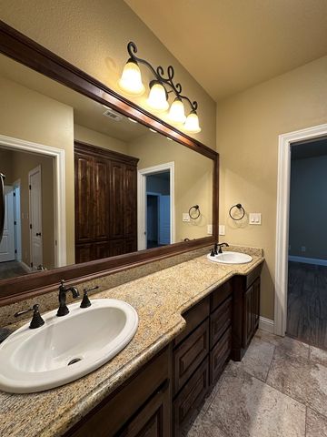 5507 San Clemente Dr, Midland, TX 79707