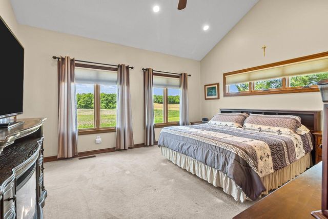 W5574 Briarwood ROAD, Elkhorn, WI 53121