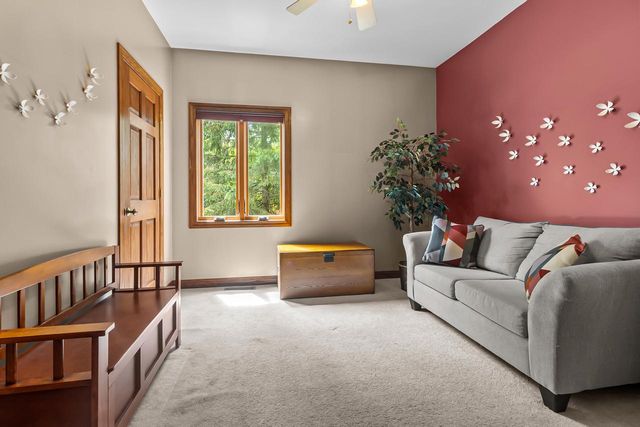 W5574 Briarwood ROAD, Elkhorn, WI 53121