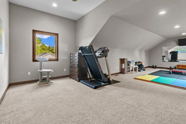 W5574 Briarwood ROAD, Elkhorn, WI 53121