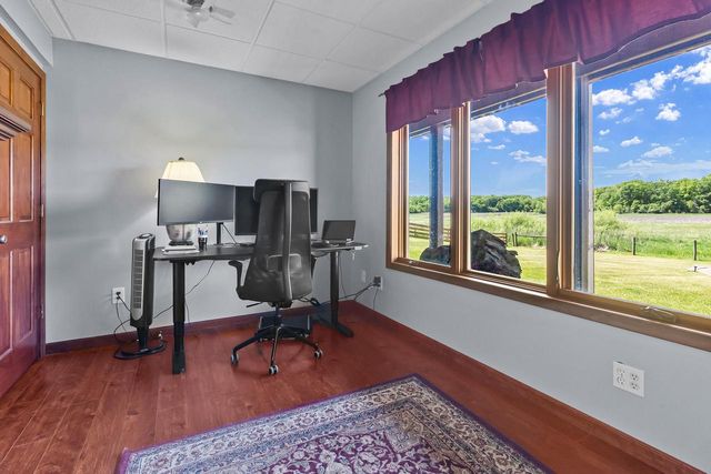 W5574 Briarwood ROAD, Elkhorn, WI 53121