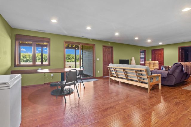 W5574 Briarwood ROAD, Elkhorn, WI 53121