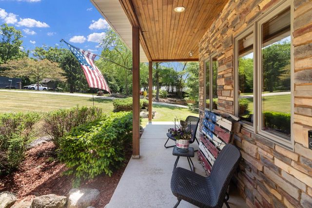 W5574 Briarwood ROAD, Elkhorn, WI 53121
