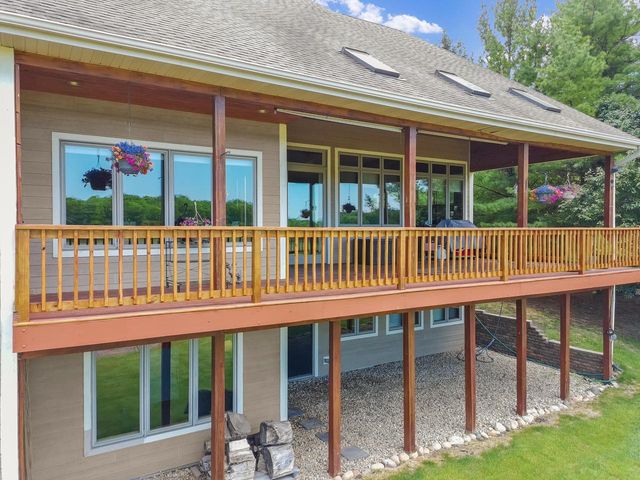 W5574 Briarwood ROAD, Elkhorn, WI 53121