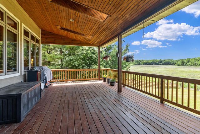 W5574 Briarwood ROAD, Elkhorn, WI 53121