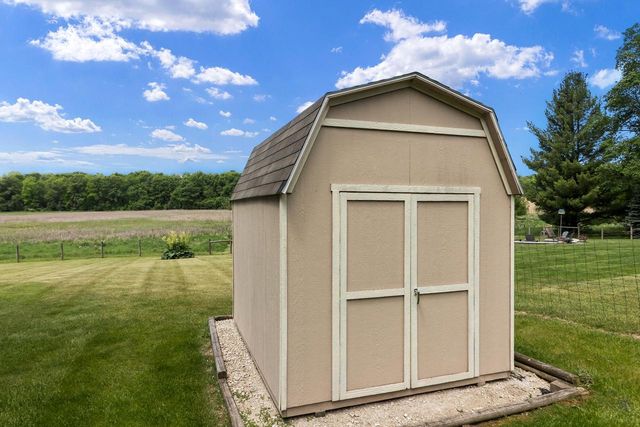 W5574 Briarwood ROAD, Elkhorn, WI 53121
