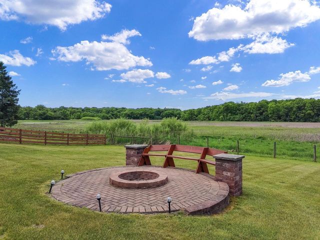 W5574 Briarwood ROAD, Elkhorn, WI 53121