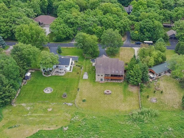 W5574 Briarwood ROAD, Elkhorn, WI 53121