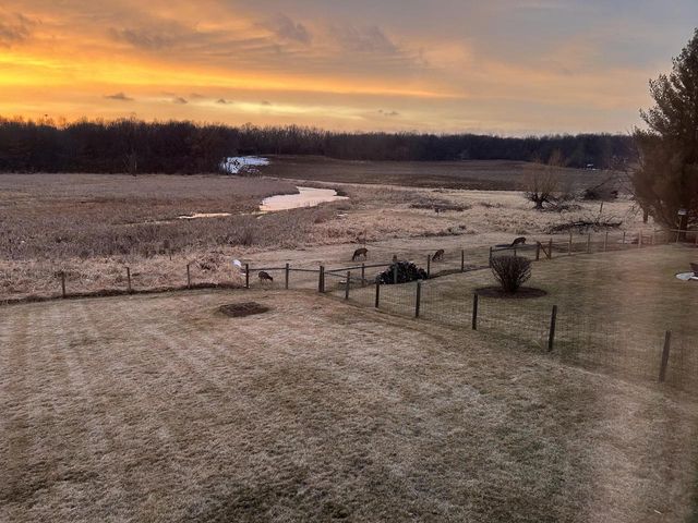 W5574 Briarwood ROAD, Elkhorn, WI 53121