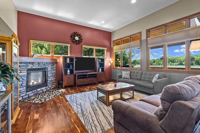 W5574 Briarwood ROAD, Elkhorn, WI 53121