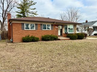 24522 Hass Street, Dearborn Heights, MI 48127