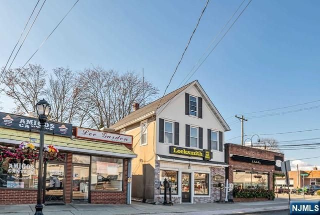 10 W Prospect Street, Waldwick, NJ 07463