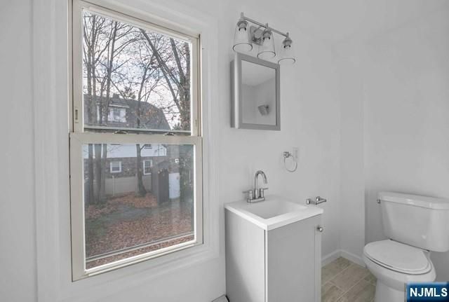 10 W Prospect Street, Waldwick, NJ 07463