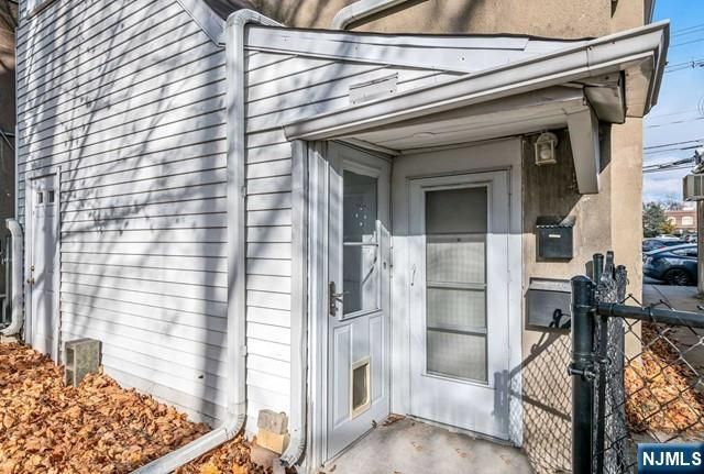 10 W Prospect Street, Waldwick, NJ 07463