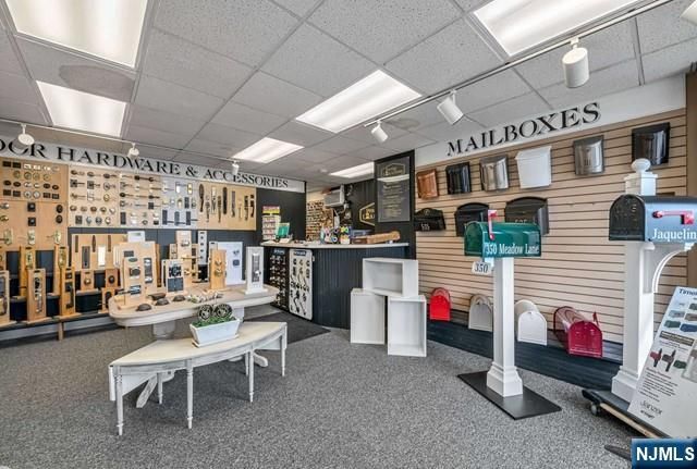 10 W Prospect Street, Waldwick, NJ 07463