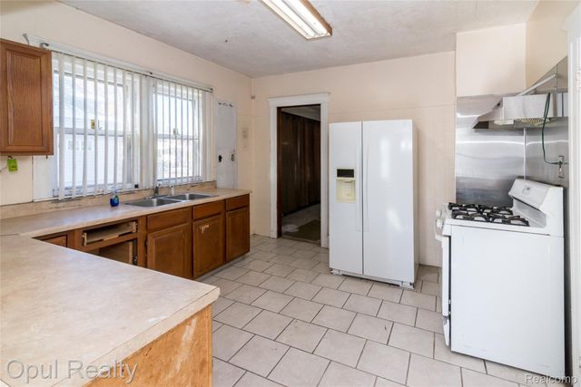 6361 Devereaux Street, Detroit, MI 48210