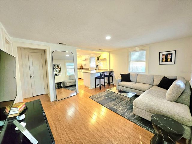 3611 4TH AVENUE N, St Petersburg, FL 33713