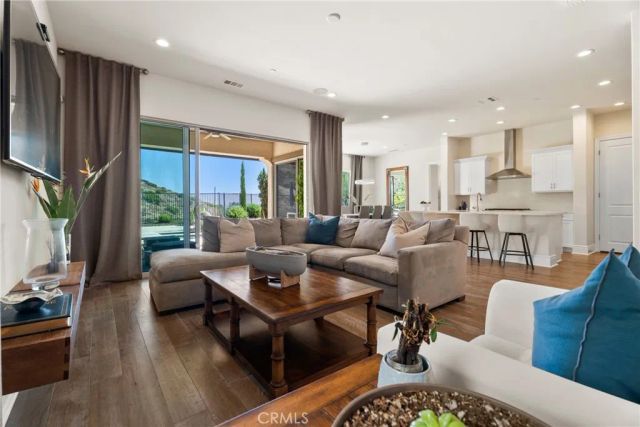 24347 W Stone Bend, West Hills, CA 91304
