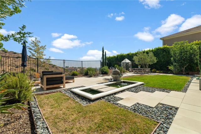 24347 W Stone Bend, West Hills, CA 91304