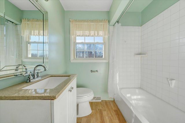 303 Farmer LN, Vinton, VA 24179