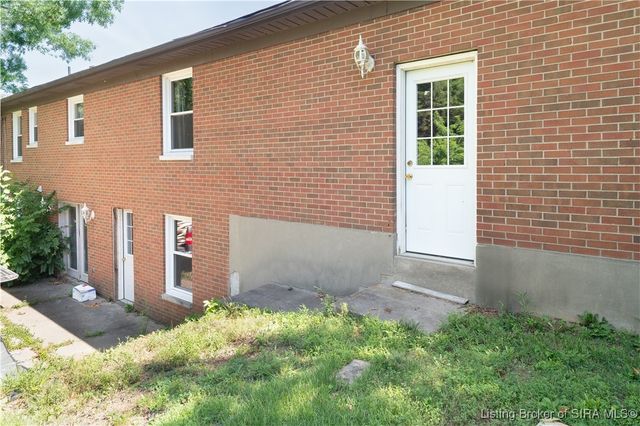 133 Edgemont Drive, New Albany, IN 47150
